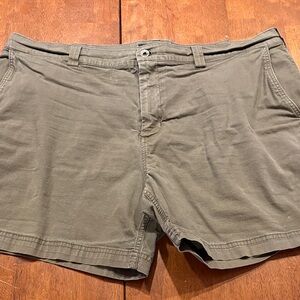 Filson Tincloth 6 inch Shorts size 42